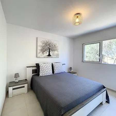 Appartamento T2 Moderne Avec Piscine A Calvi - Fr-1-719-18 *